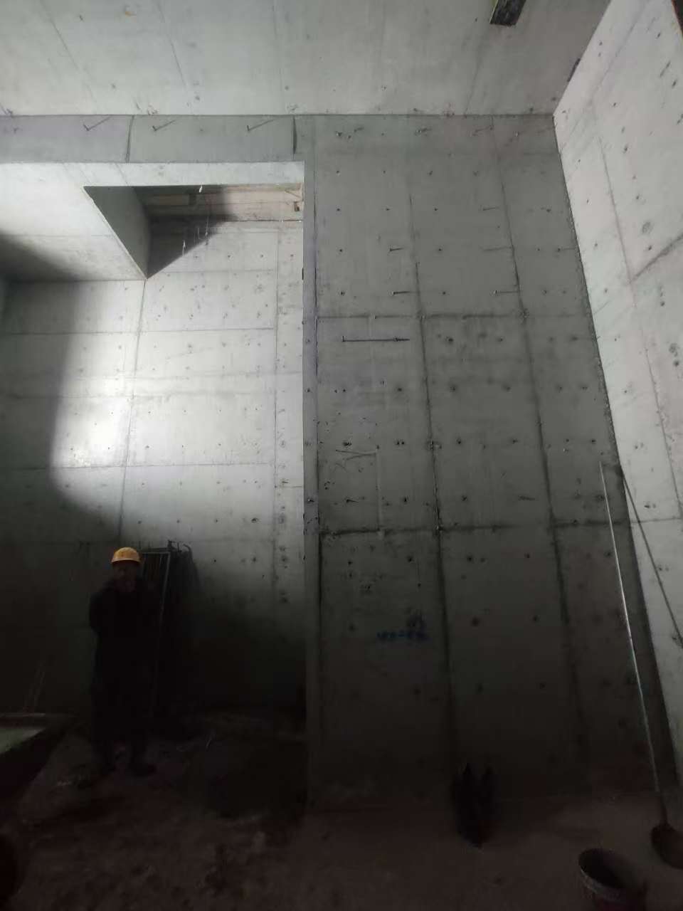 景县墙上开槽钢筋断了有影响吗